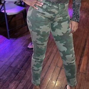 GAP Green Camouflage Women's Pants